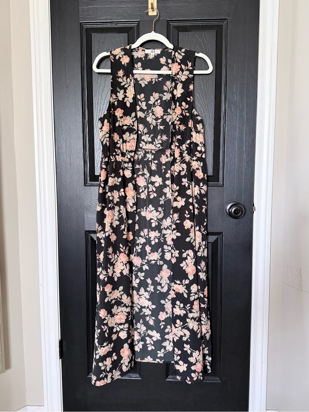 Sleeveless Floral Cardigan